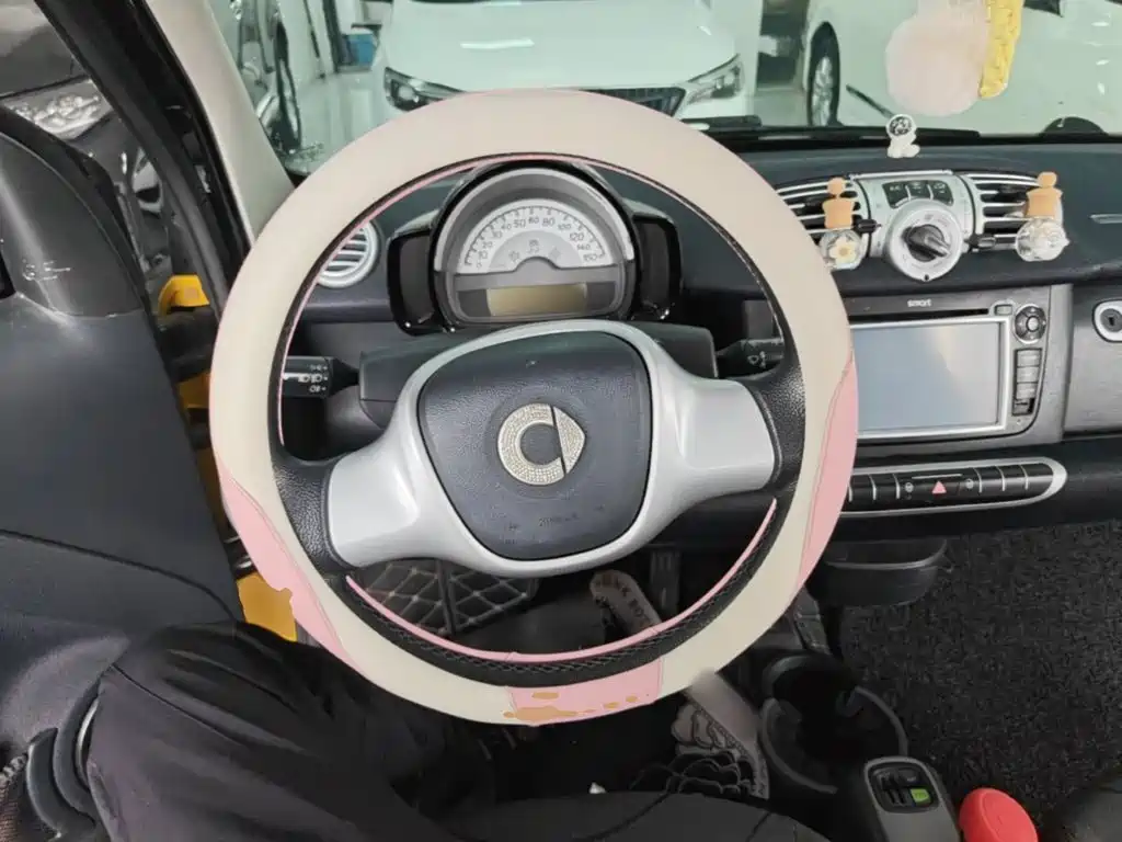 smart fortwo 2016 — фото 11