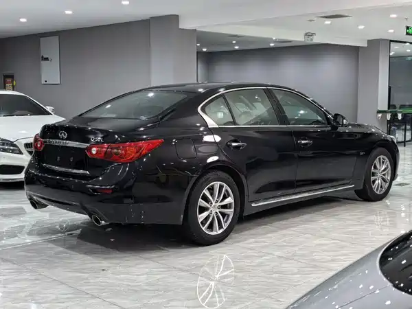 Infiniti Q50L 2015
