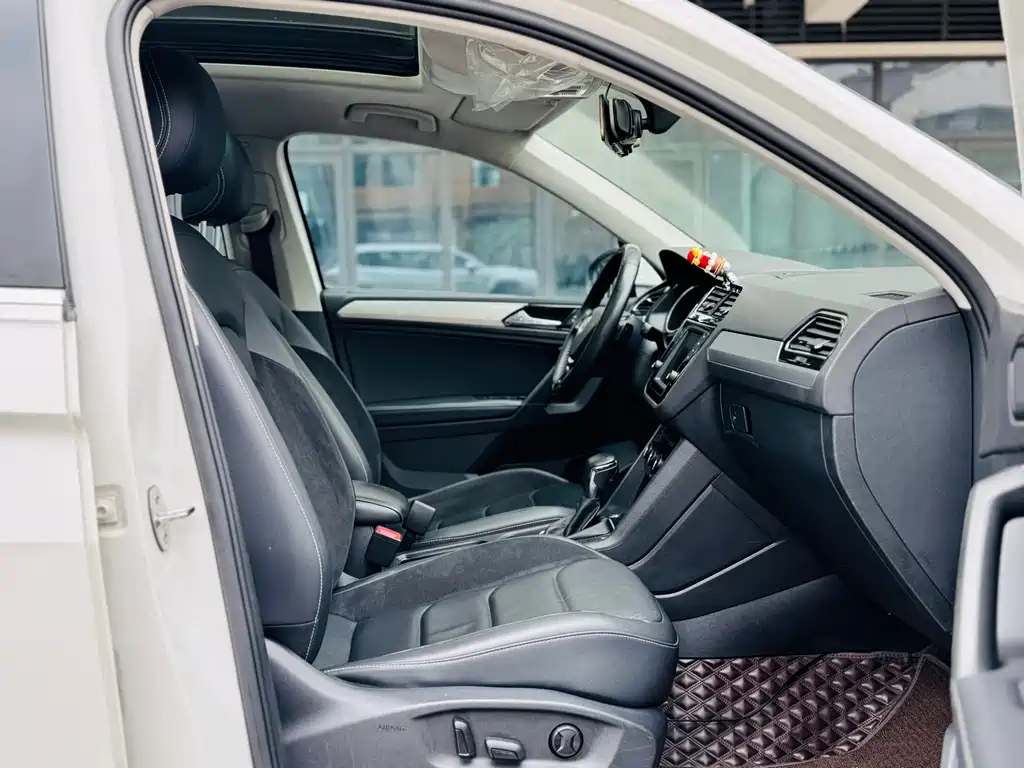 Volkswagen Tiguan L 2018 — фото 13