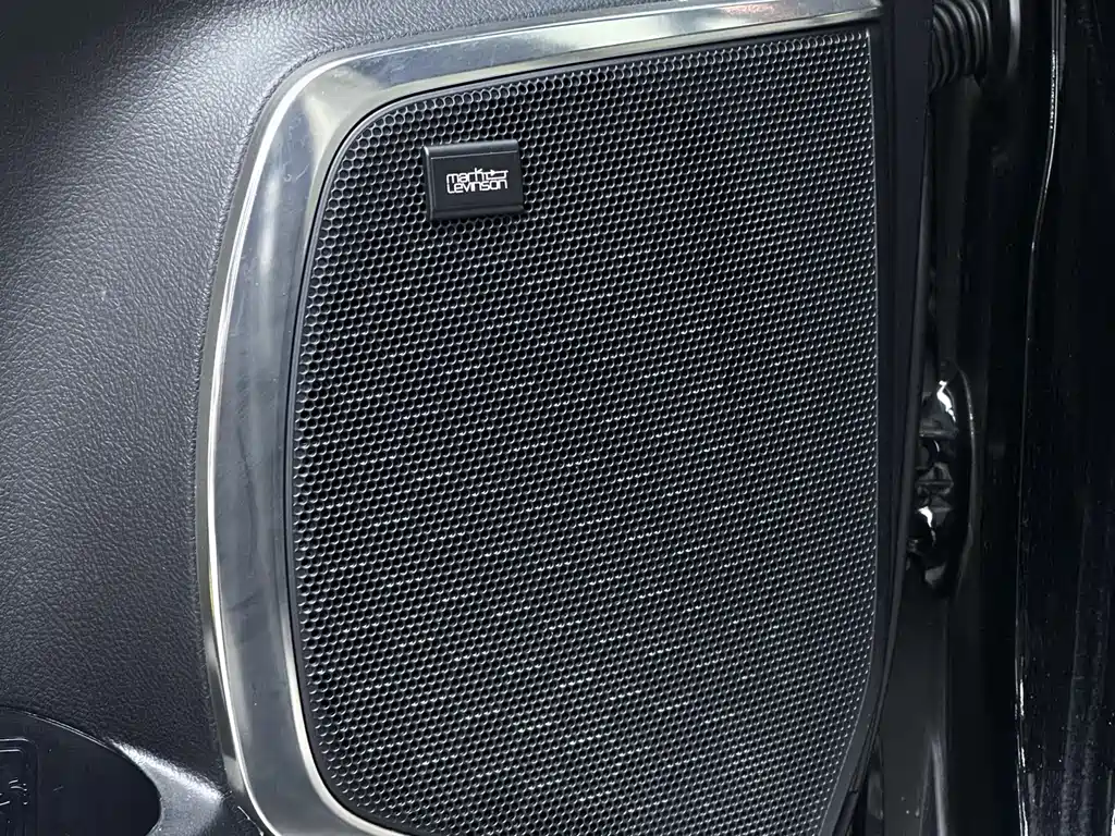 Lexus LM 2021 — фото 11