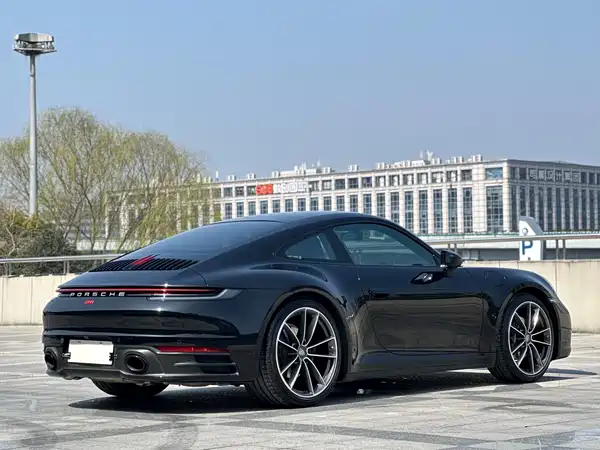 Porsche 911 2023