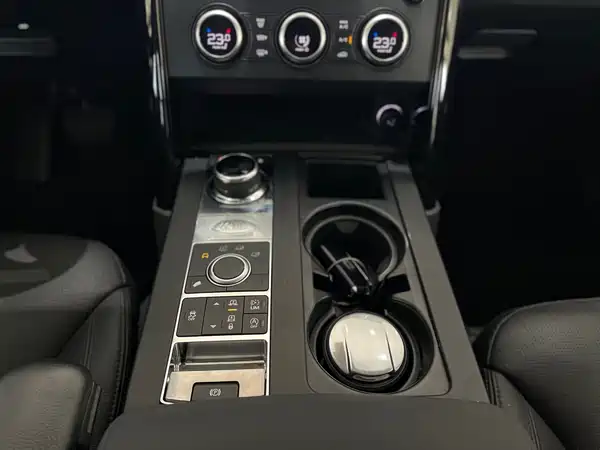 Land Rover Discovery 2018