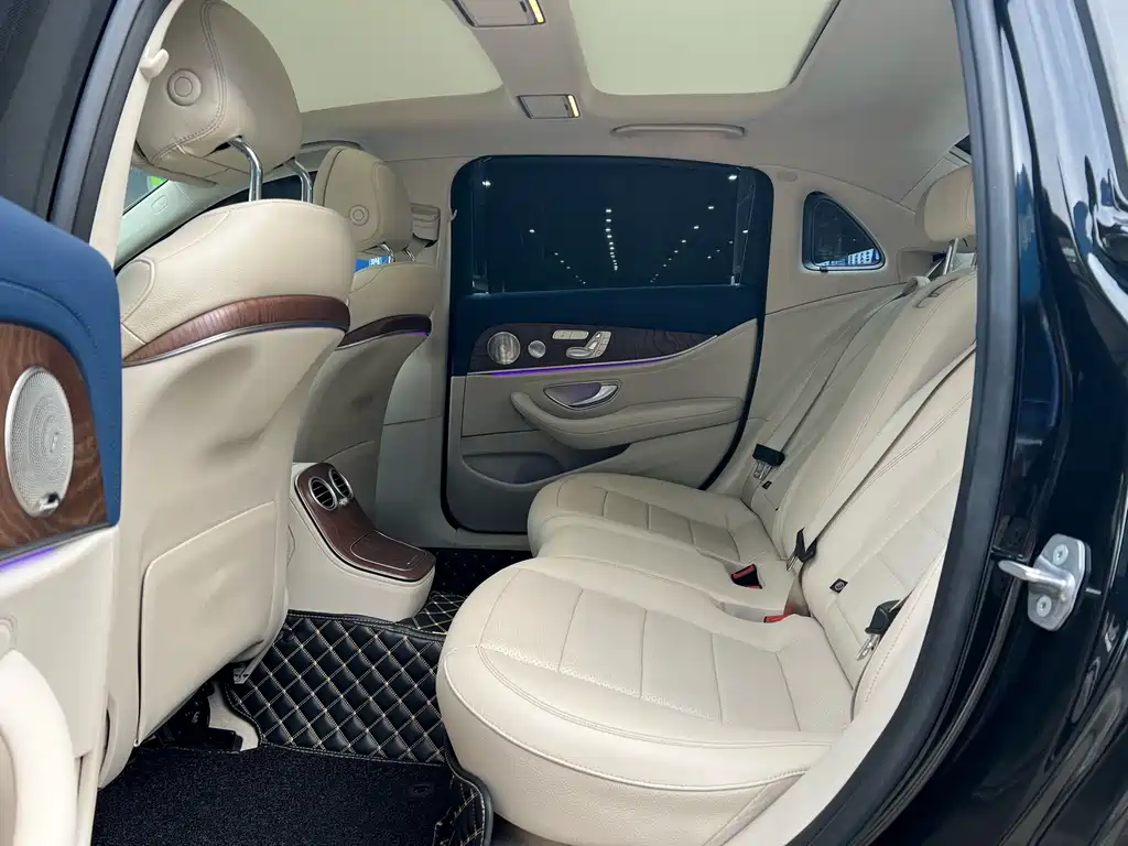 Mercedes-Benz E-Class 2022 — фото 10