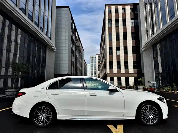 Mercedes-Benz C-Class 2022