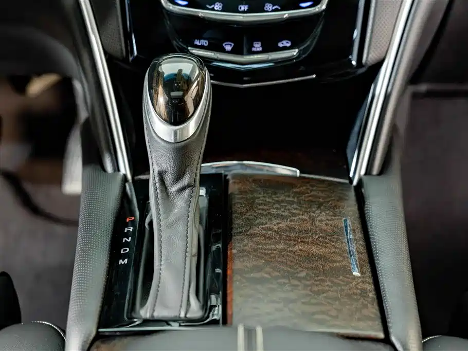 Cadillac XTS 2018 — фото 14