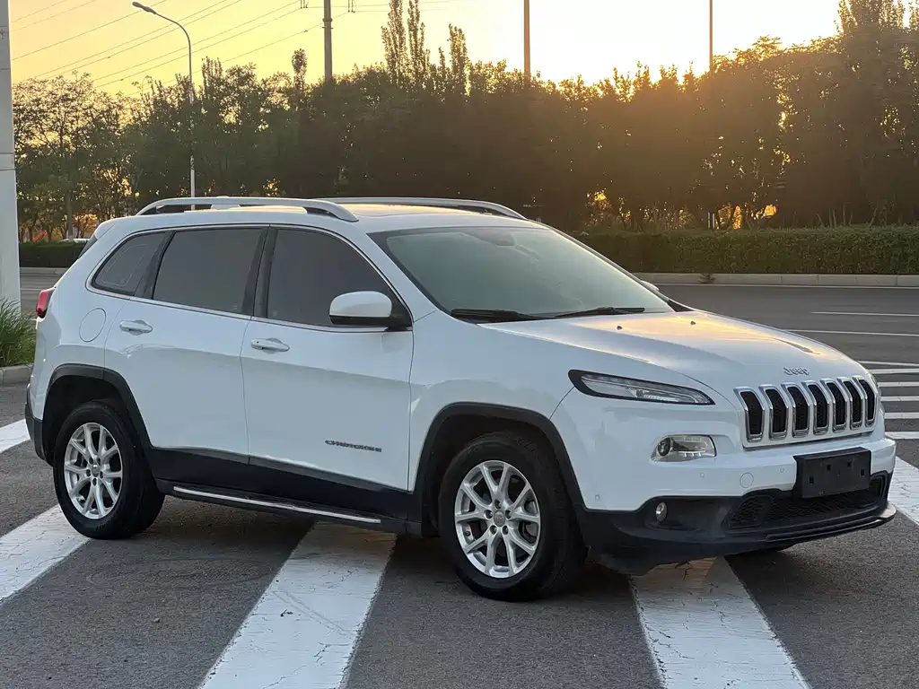 Jeep Cherokee 2016 — фото 3