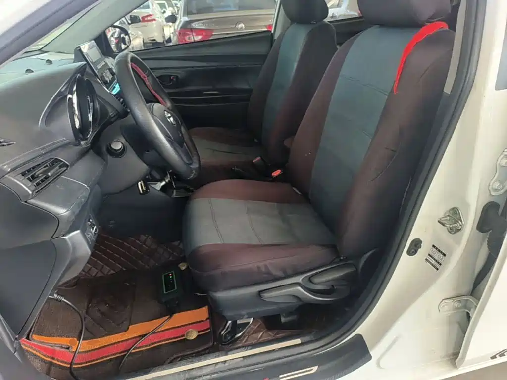 Toyota Yaris L 2020 — фото 8
