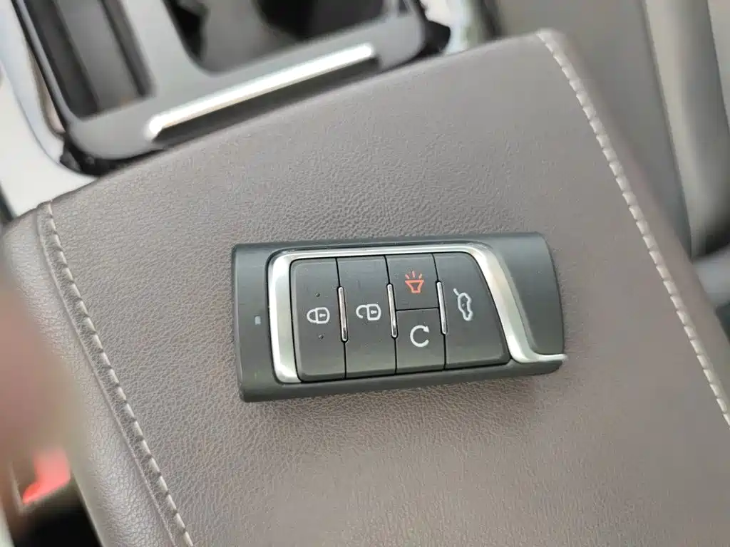 GAC Trumpchi M6 2023 — фото 12