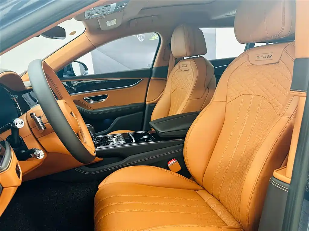 Bentley Flying Spur 2025 — фото 8