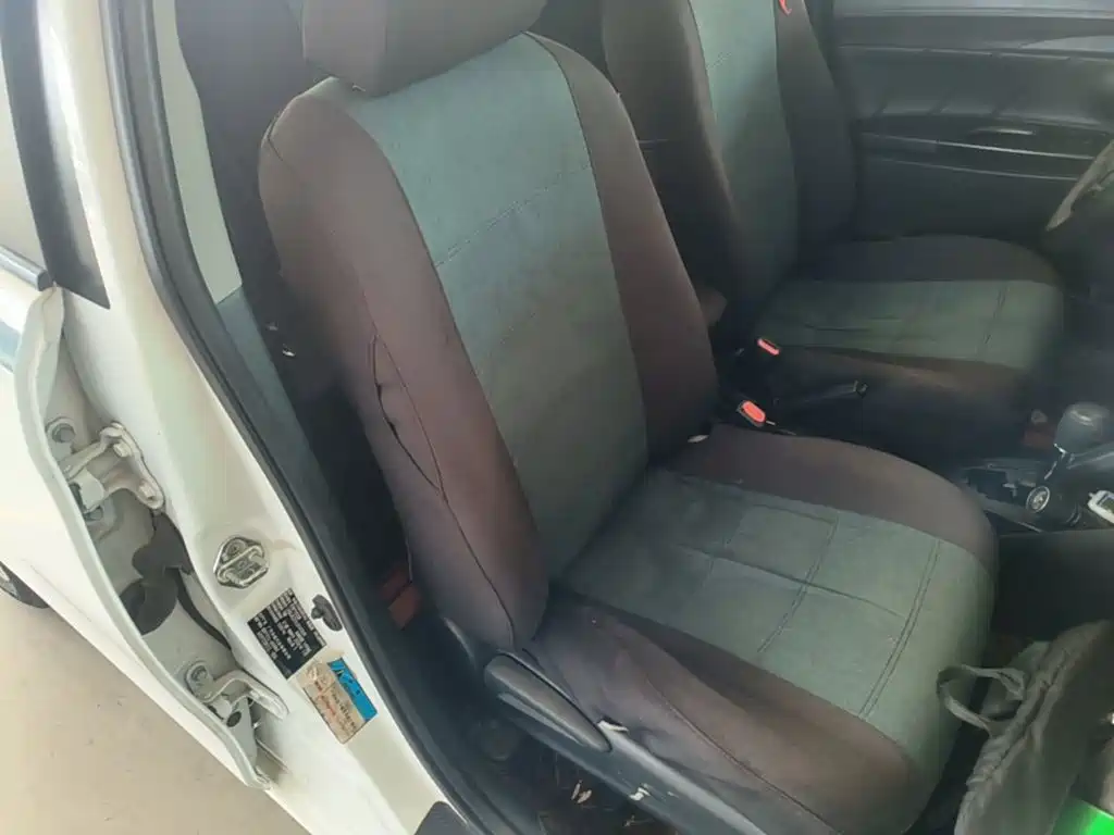 Toyota Yaris L 2020 — фото 19