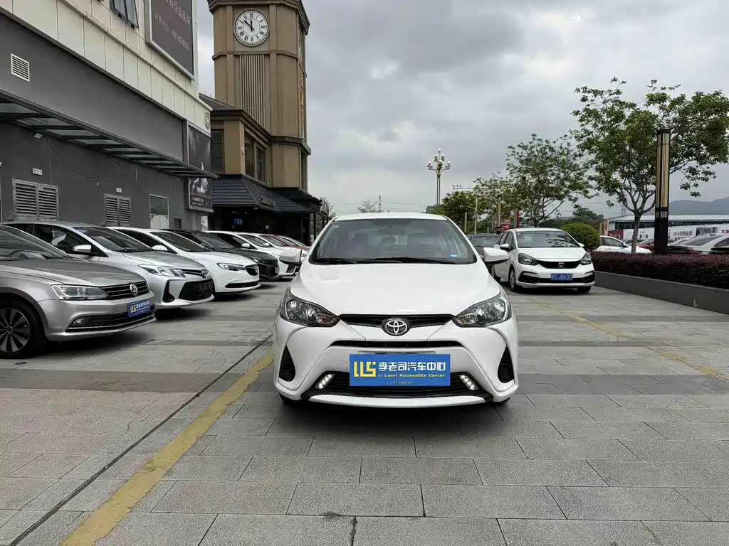 Toyota Yaris L 2023 — фото 2