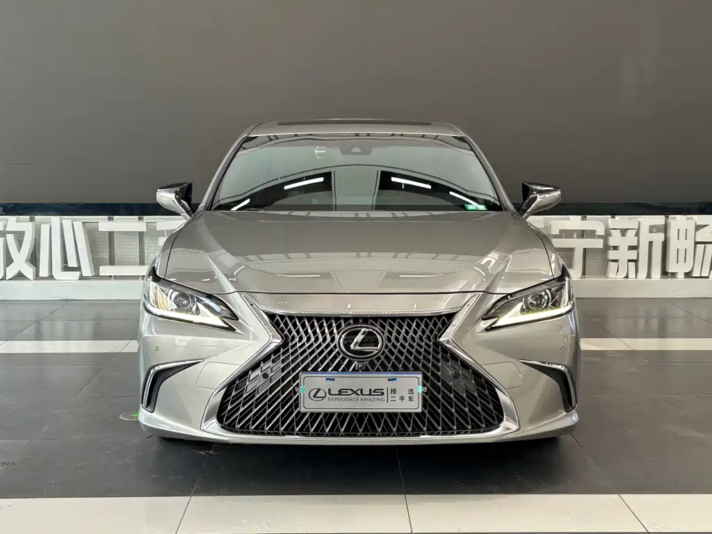 Lexus ES 2019 — фото 2