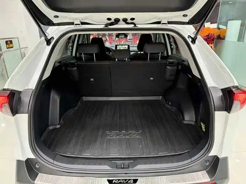 Toyota RAV4 2020 — фото 14
