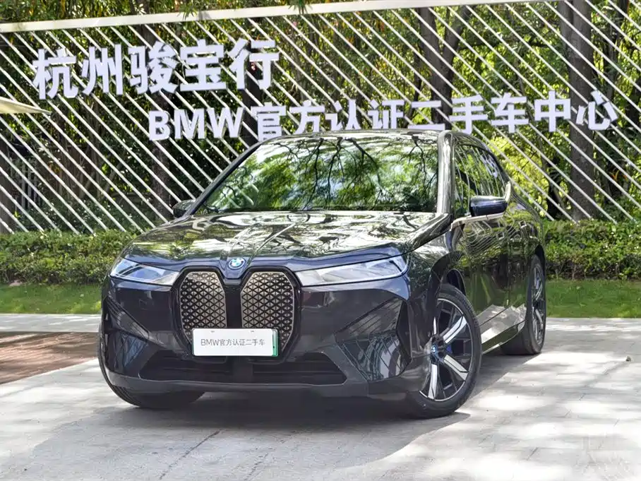 BMW iX 2022 — фото 1