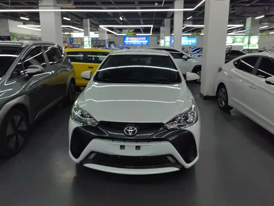 Toyota Yaris L 2021 — фото 2