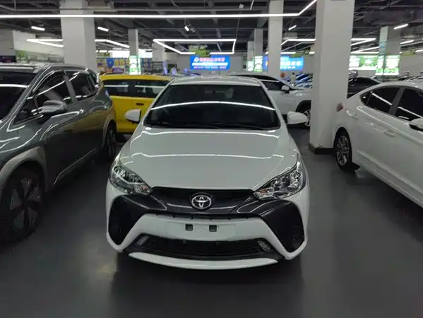 Toyota Yaris L 2021