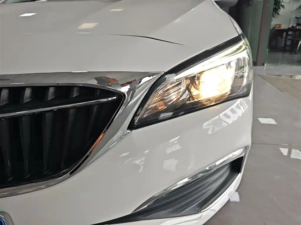 Buick Verano 2018 — фото 24