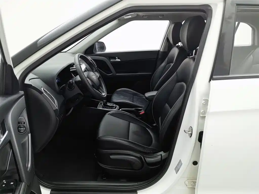 Hyundai ix25 2017 — фото 10