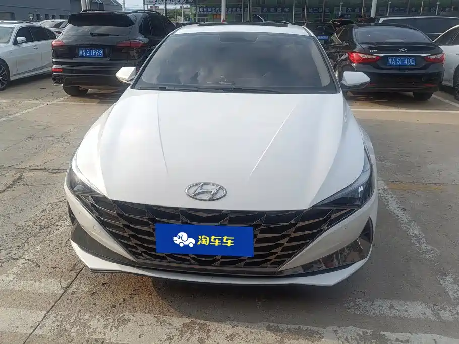 Hyundai Elantra 2023
