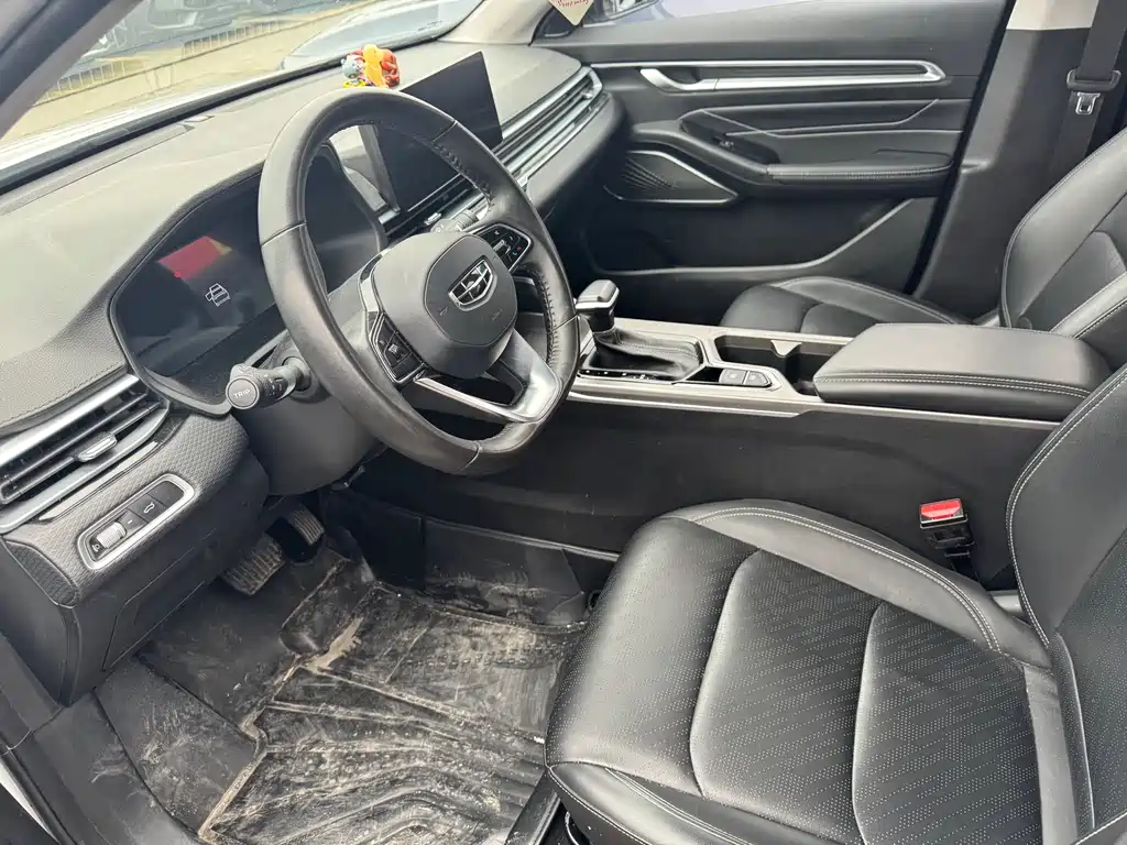 Geely Emgrand 2021