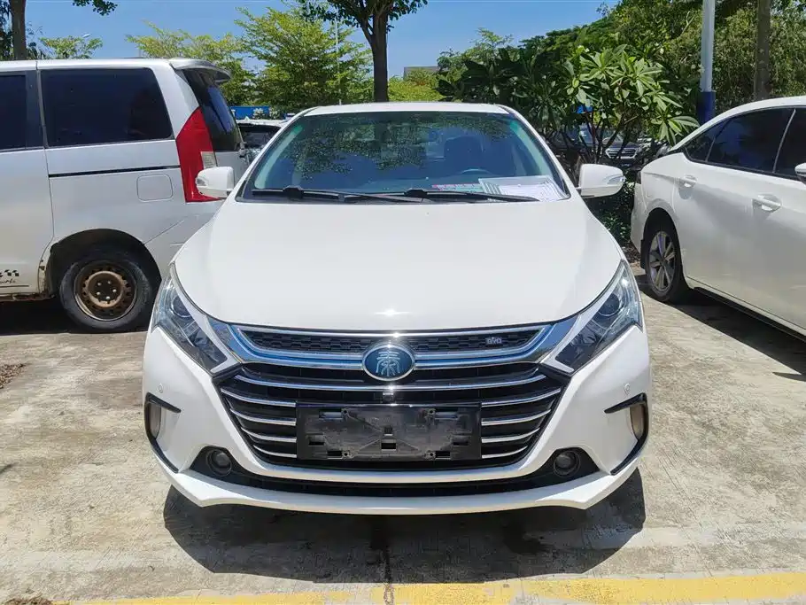 BYD Qin NEV 2018 — фото 2