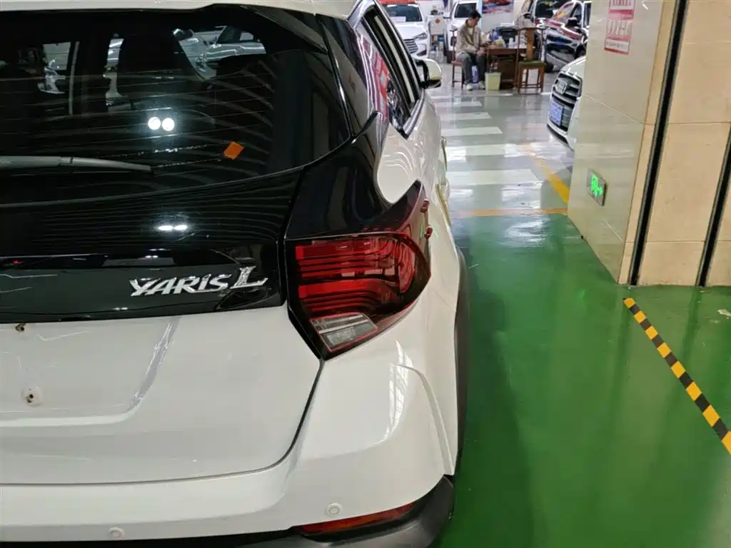 Toyota Yaris L 2021 — фото 24