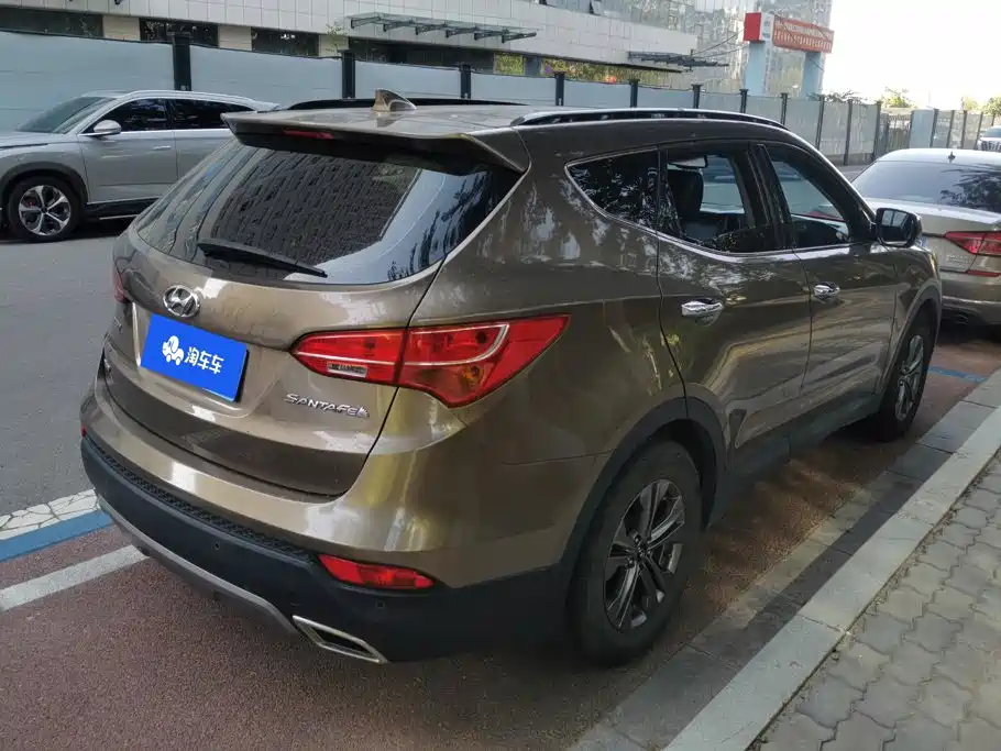 Hyundai Santa Fe 2015 — фото 3