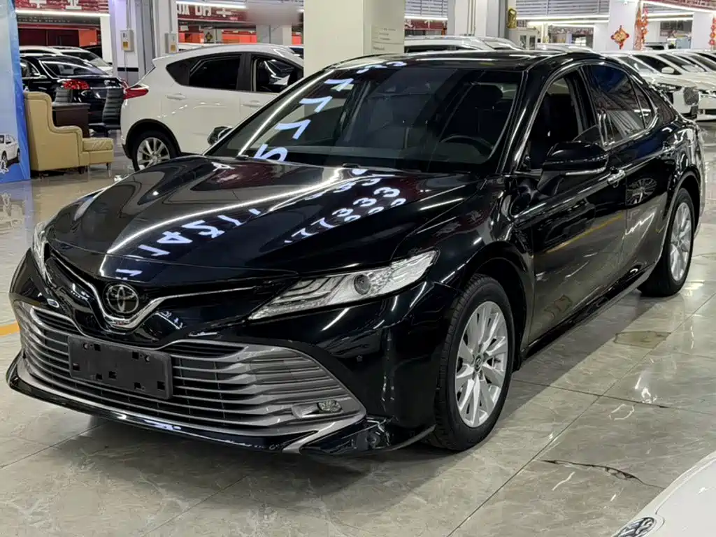 Toyota Camry 2020 — фото 2