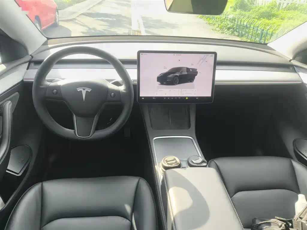 Tesla Model Y 2023 — фото 13