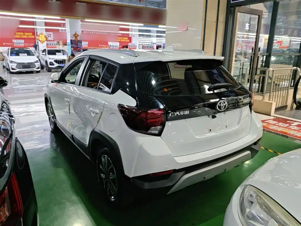 Toyota Yaris L 2021 — фото 23