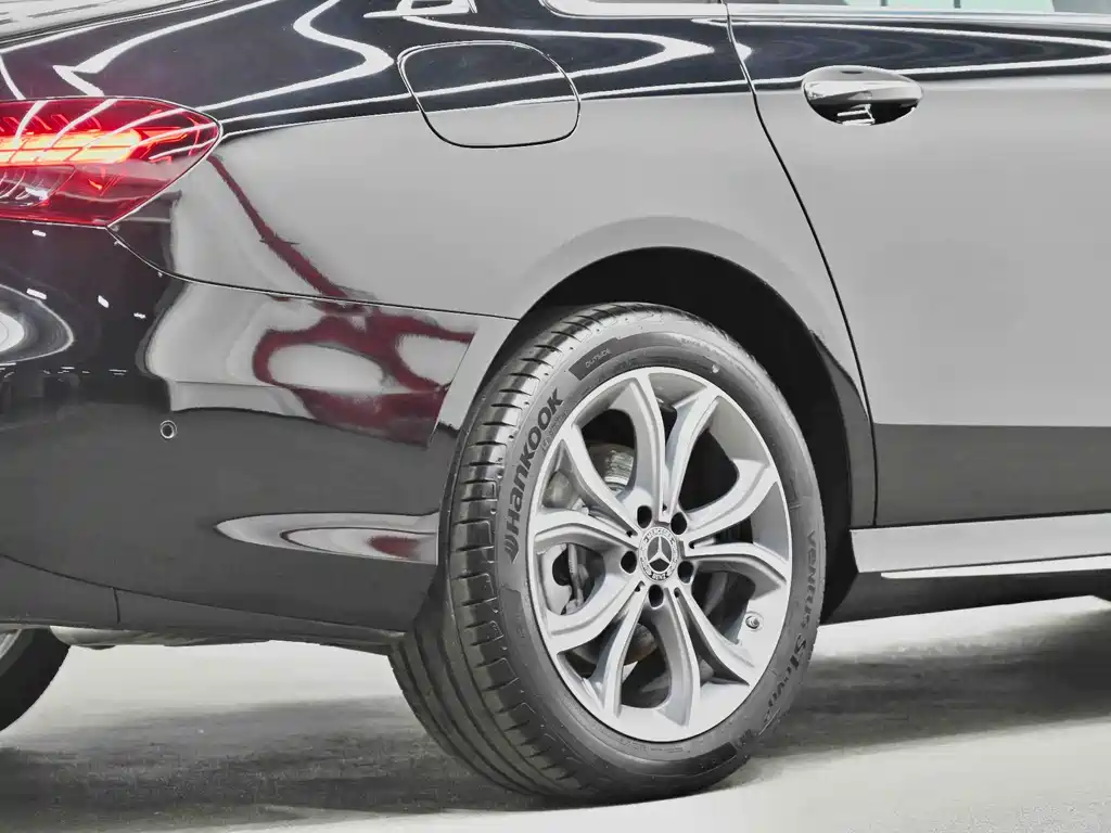 Mercedes-Benz E-Class 2021 — фото 15