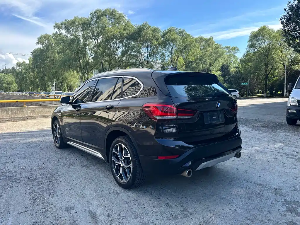 BMW X1 2022 — фото 8