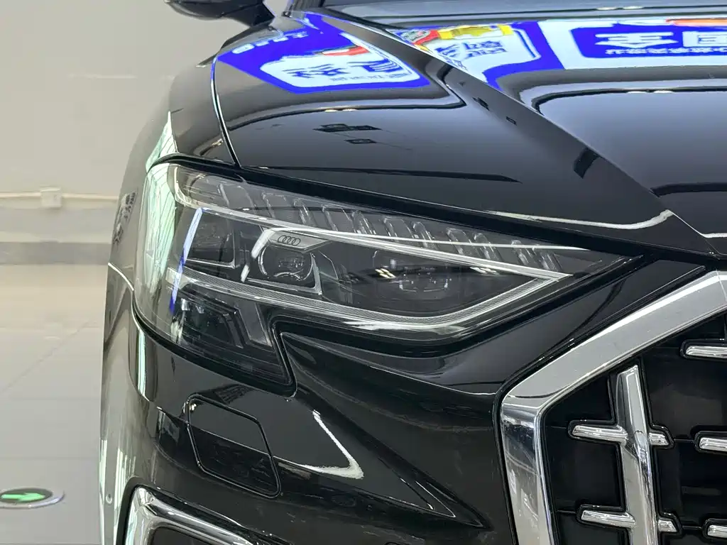 Audi A8 2022 — фото 4