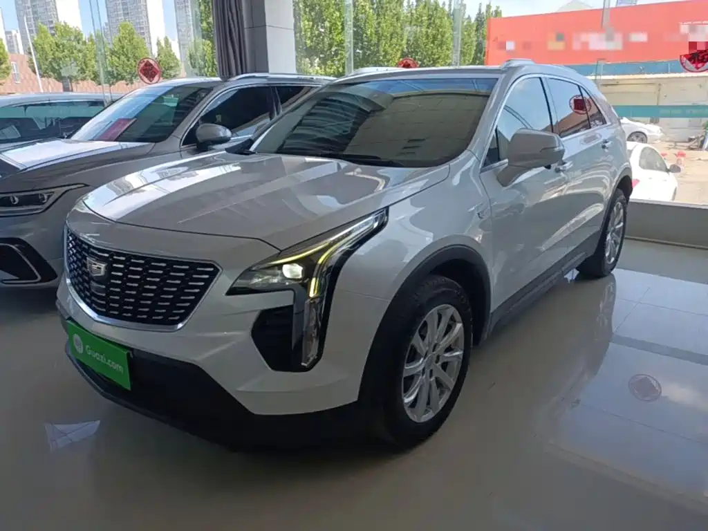 Cadillac XT4 2021 — фото 2