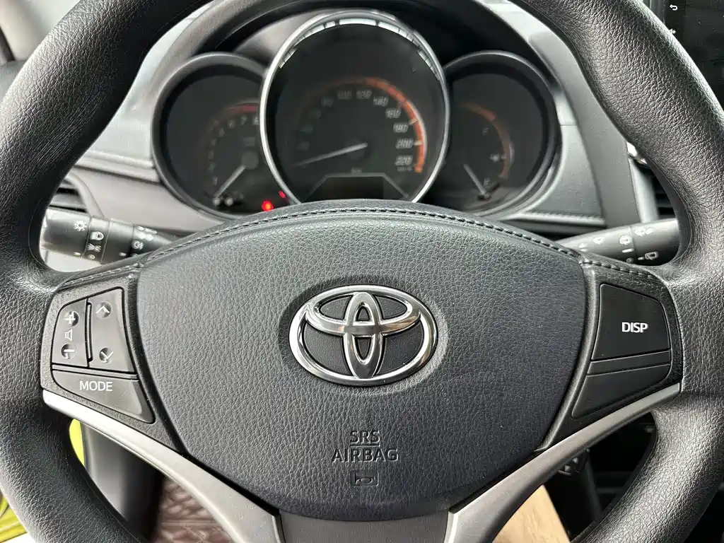 Toyota Yaris L 2022 — фото 14