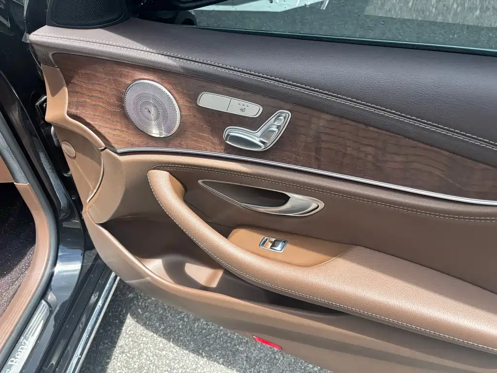 Mercedes-Benz E-Class 2023 — фото 15