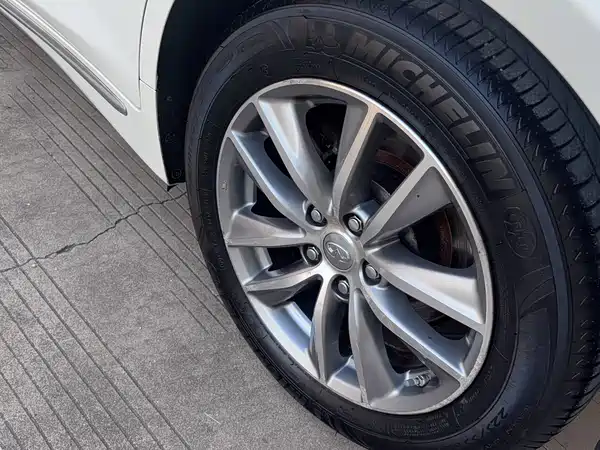 Infiniti Q50L 2017