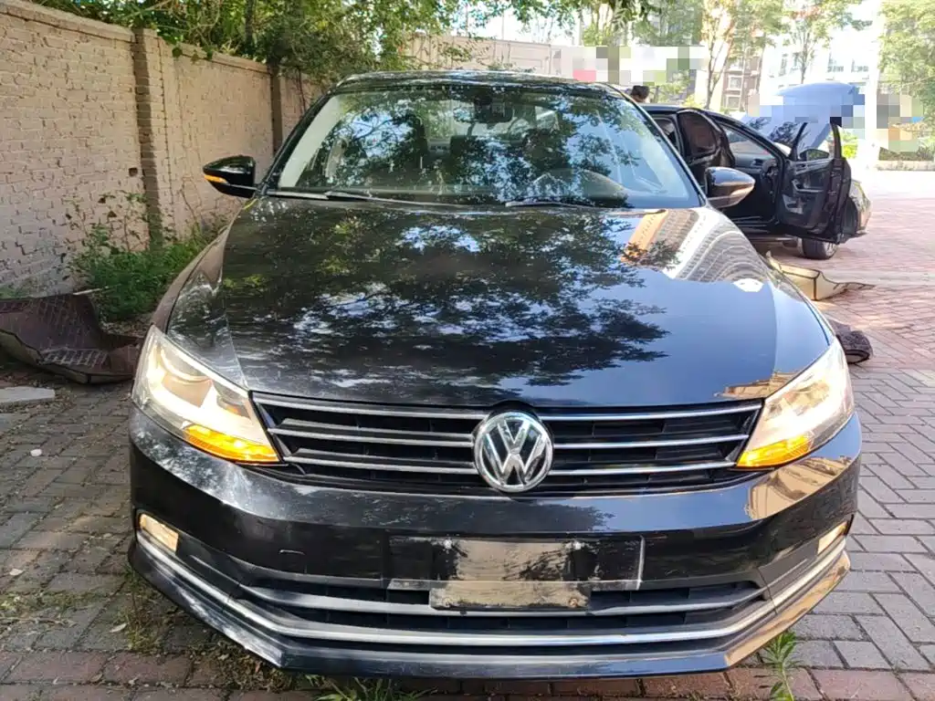 Volkswagen Sagitar 2018