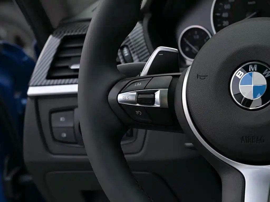 BMW 3 Series 2017 — фото 12
