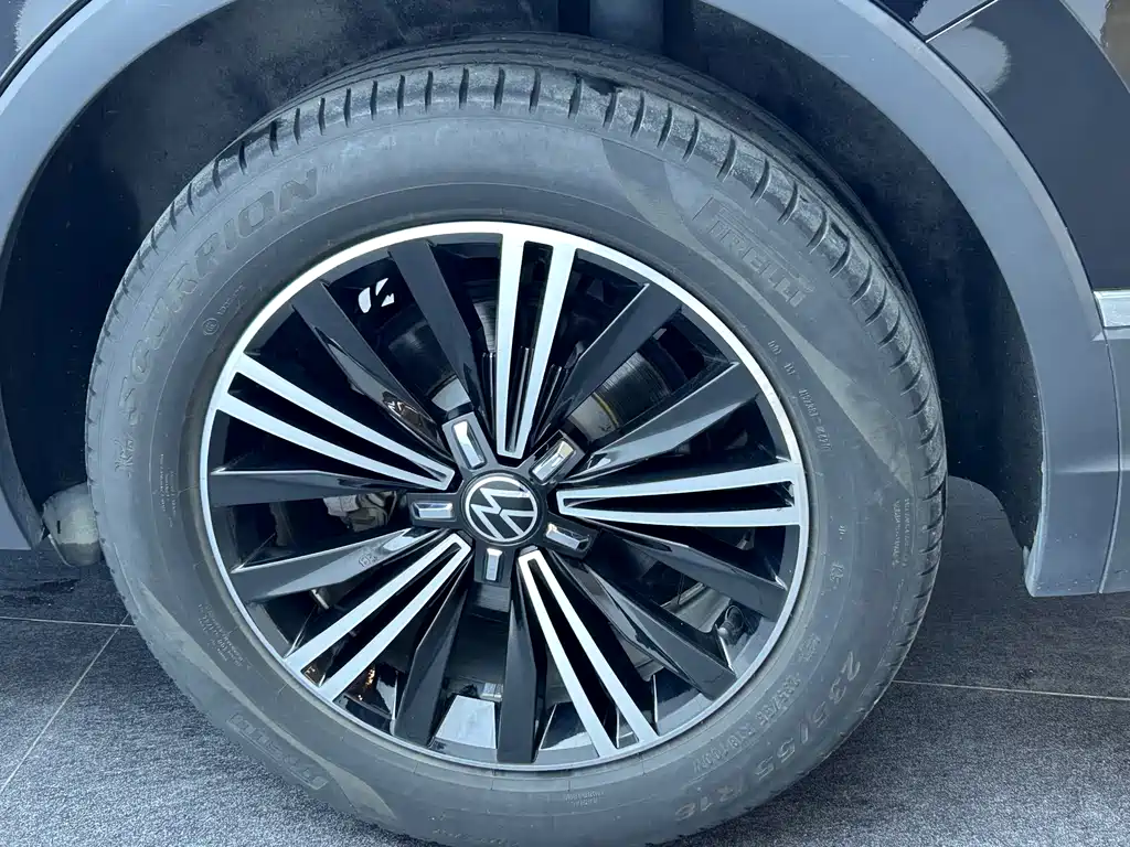 Volkswagen Tiguan L 2021 — фото 12