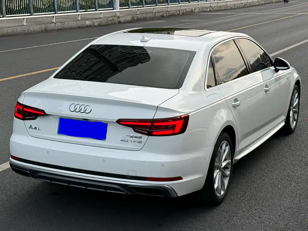 Audi A4L 2019 — фото 6