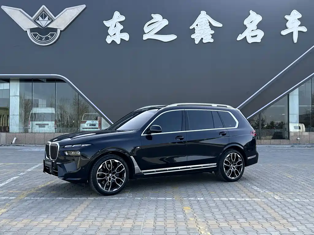 BMW X7 2024 — фото 1
