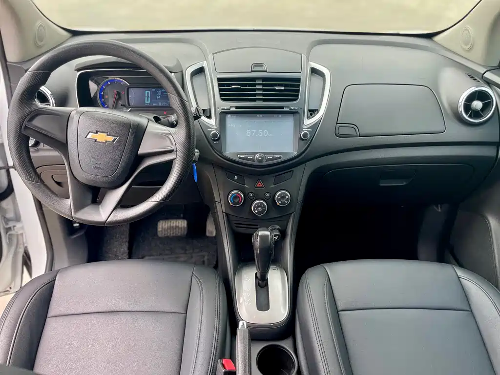 Chevrolet Trax 2015 — фото 12