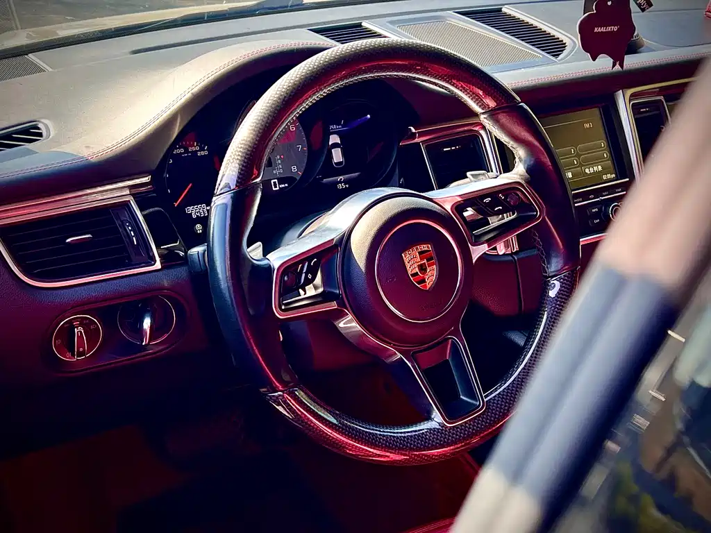 Porsche Macan 2016 — фото 10
