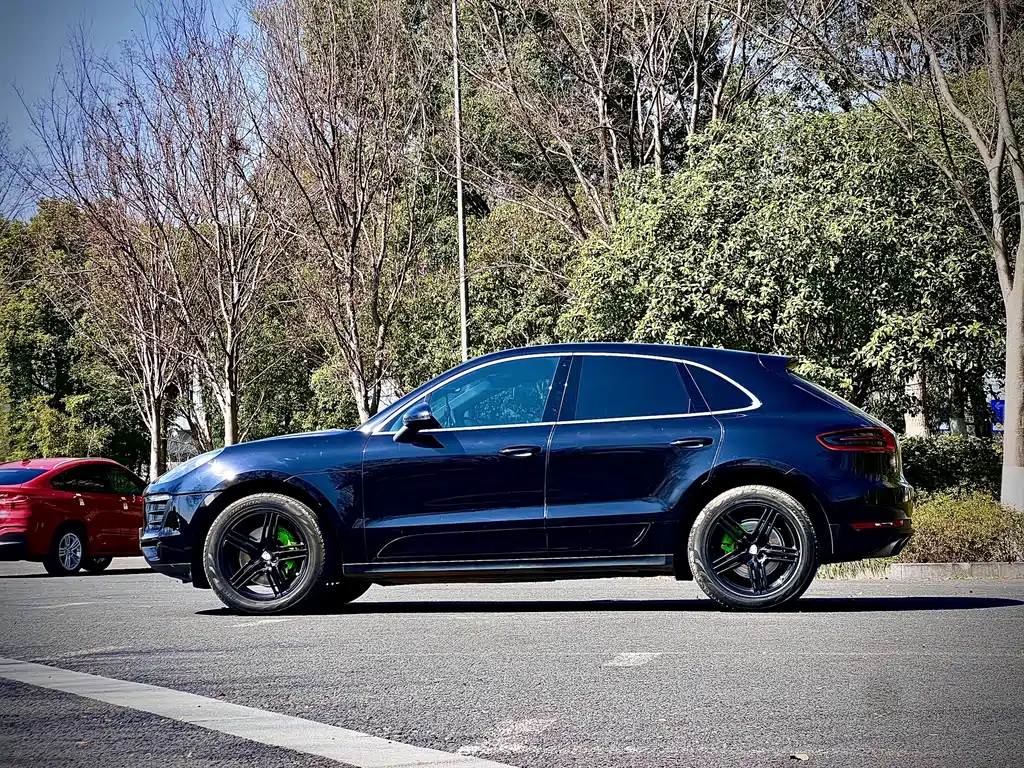 Porsche Macan 2016 — фото 18