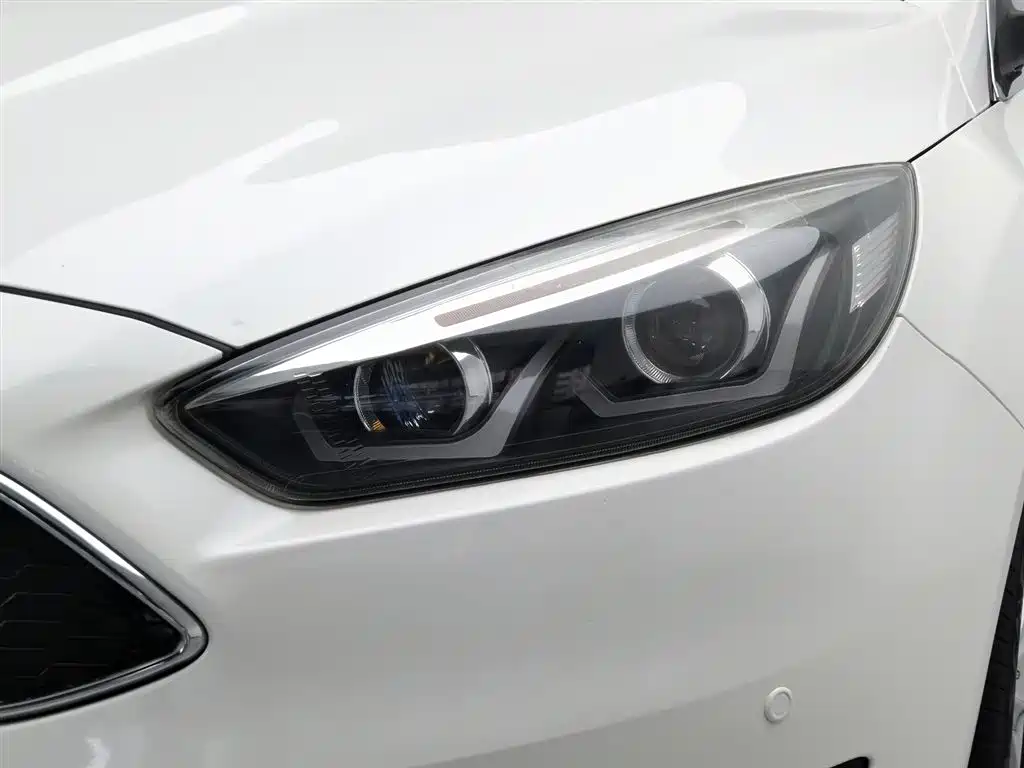Ford Focus 2015 — фото 7