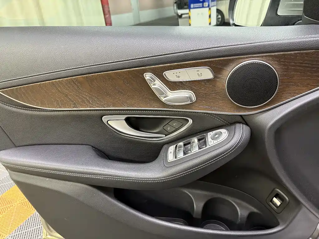 Mercedes-Benz GLC 2019 — фото 14