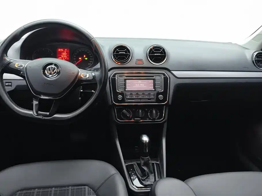 Volkswagen Jetta 2019 — фото 12