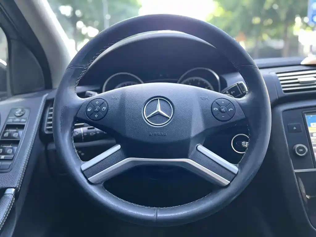 Mercedes-Benz R-Class 2016 — фото 29