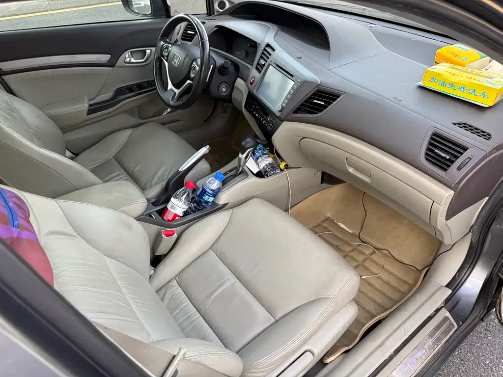 Honda Civic 2012 — фото 10